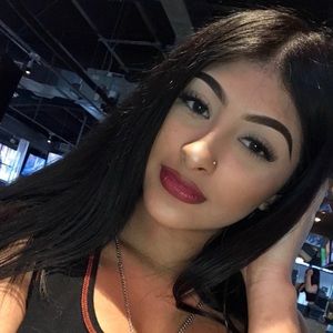 Meet your Posher, Alexandra